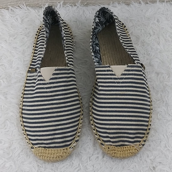Alexis Leroy Blue Striped Fabric Upper Round Toe Slip On Espadrille Flats - Picture 2 of 12